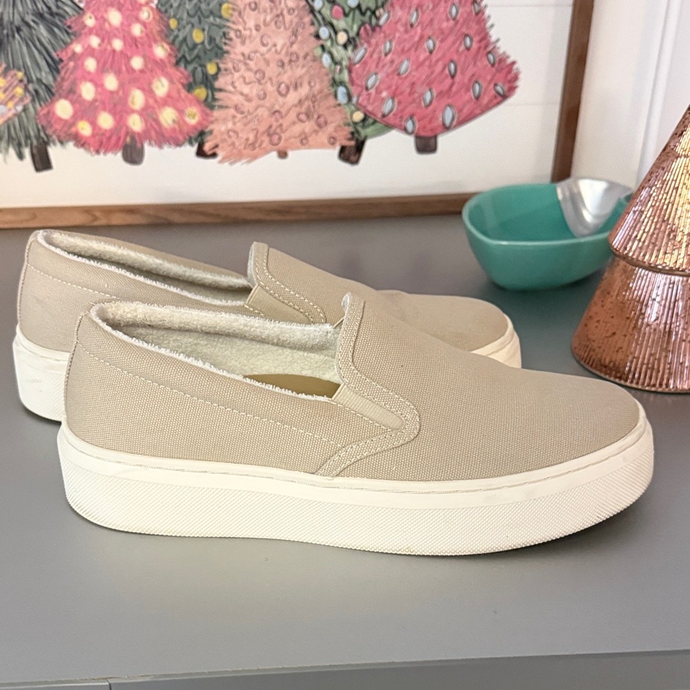 Abeo Women's Tan Slip-On Sneakers Size 9.5 - Picture 5 of 8